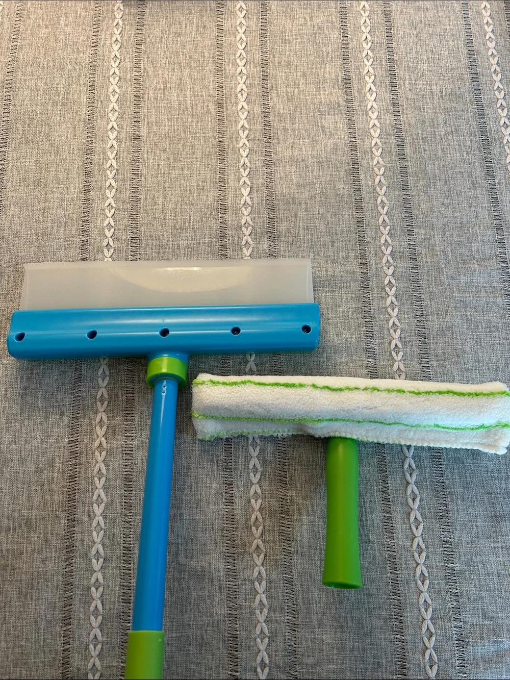 Window Squeegee and Microfiber Scrubber Set - Blue & Green